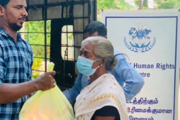 யாழில் வழங்கப்பட்ட உலர் உணவுப் பொதிகள்