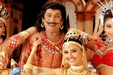மார்க்கெட் இல்லாமல் வடிவேலுவுடன் டூயட் போட்ட நடிகைகள்!! சம்பளமே 25 லட்சம் வாங்கிய நடிகை..