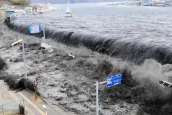 ஜப்பானை அதிர வைத்த 7.6 ரிக்டர் நிலநடுக்கம் ; சுனாமி எச்சரிக்கை | 7 6 Magnitude Earthquake Shakes Japan Tsunami ஜப்பானை அதிர வைத்த 7.6 ரிக்டர் நிலநடுக்கம் ; சுனாமி எச்சரிக்கை | 7 6 Magnitude Earthquake Shakes Japan Tsunami