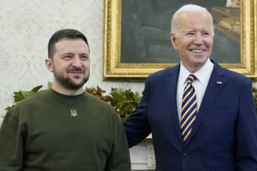 உக்ரைனுக்கு மேலும் ராணுவ உதவிகளை வழங்குவதாக அதிபர் பைடன் உறுதி!