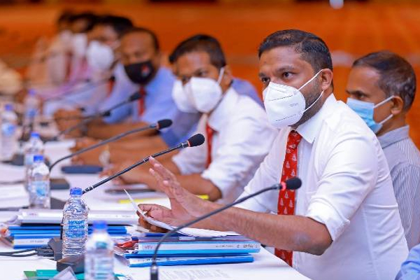 அலரி மாளிகையில் இடம்பெற்ற விசேட கலந்துரையாடல்! மஹிந்த வழங்கிய ஆலோசனை | Medical Expert Mahinda Advice Temple Trees அலரி மாளிகையில் இடம்பெற்ற விசேட கலந்துரையாடல்! மஹிந்த வழங்கிய ஆலோசனை | Medical Expert Mahinda Advice Temple Trees