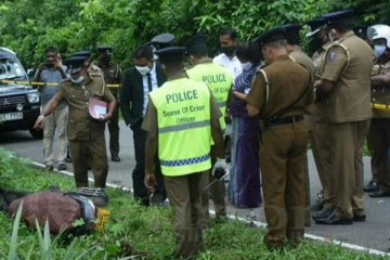 திருமண வீட்டில் ஒன்றுக்கூடிய நண்பர்களால் குழப்பம்! நால்வர் வெட்டிப்படுகொலை