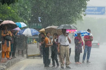 தமிழகத்தில் இன்று 13 மாவட்டங்களில் மழை எச்சரிக்கை- வானிலை மையம்