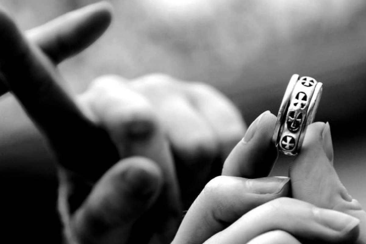 බඳින්න බෑ කියනවද? ඒ මේ නිසා..ඔබටත් මේ ලක්ෂණ ඇත්නම් වහාම ප්‍රතිකාර ගන්න | Gamophobia Fear Of Marriage Explained
