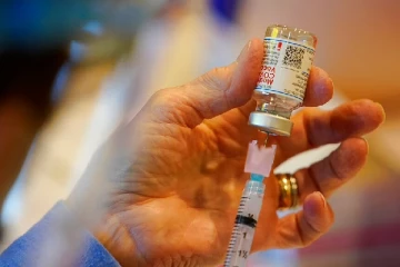 கொக்குவிலில் கோவிட் தடுப்பூசி ஏற்றும் நடவடிக்கை