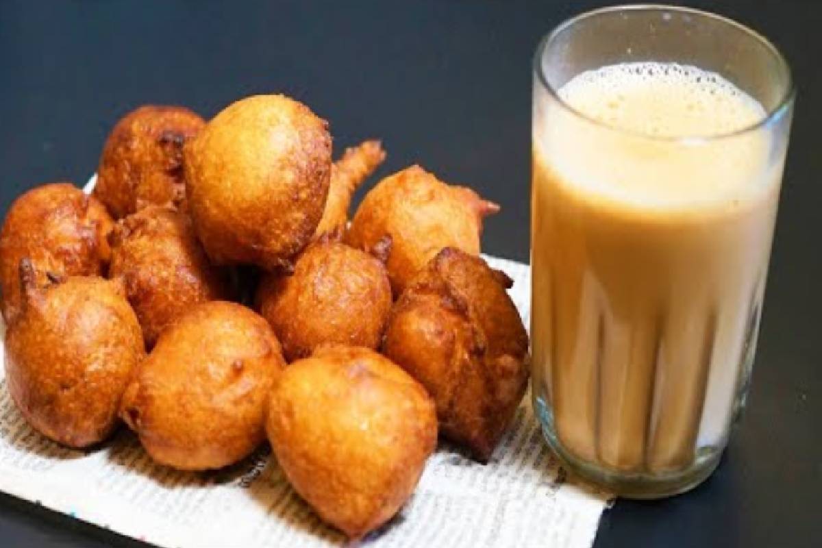 Tea Kadai Sweet Bonda : டீக்கடை ஸ்டைல் இனிப்பு போண்டா – வீட்டிலேயே செய்வது எப்படி? | Crispy Tea Kadai Sweet Bonda Recipe