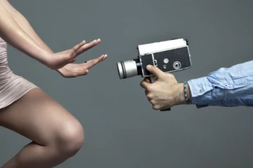 கிரிக்கெட் மைதான கழிப்பறையில் ரகசிய கேமரா; பணம் கேட்டு மிரட்டல்!