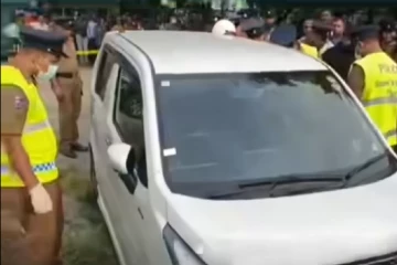 පොලිසියට දැනුවත් කරලා තියෙන්නෙත් පෙම්වතා.. ඊයේ තෙල්දෙණිය රත් කළ අබිරහසේ සුල මුල එළියට
