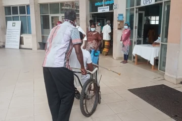 அதிகரித்துச் செல்லும் கொரோனா- நிரம்பி வழியும் தனியார் வைத்தியசாலைகள்!
