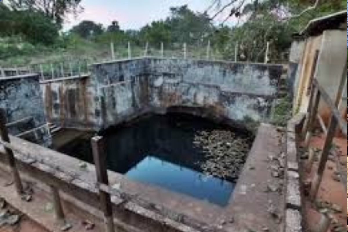 இலங்கையில் மற்றுமொரு இயற்கை அதிசயம்! மிகப்பெரிய நிலத்தடி நீர் ஊற்று | Large Groundwater Source Discovered In Urubokka