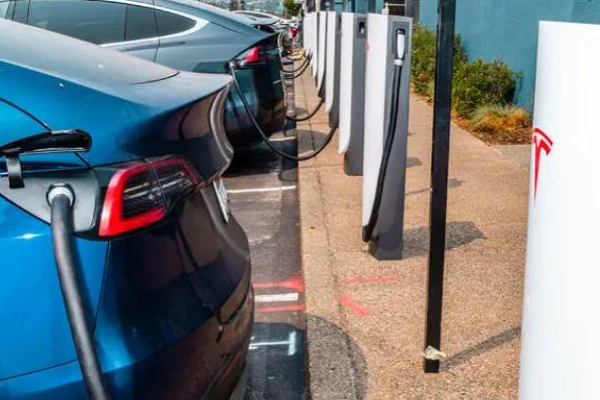 மின்சார வாகனங்களின் விலைகள் உச்சம்! | Prices Of Electric Vehicles Peak United State