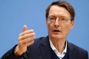 ஜேர்மனியில் கொரோனா தடுப்பூசி கட்டாயம்...  சுகாதாரத்துறை அமைச்சர் வலியுறுத்தல்