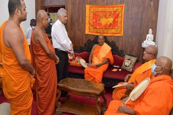 பீடாதிபதி நாயக்கர்களுக்கு உறுதியளித்த ஜனாதிபதி ரணில்! | President Ranil Assured The Nayakas