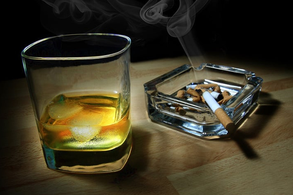 மதுபானம் மற்றும் சிகரெட் விற்பனை வீழ்ச்சி! | Liquor And Cigarette Sales Fall