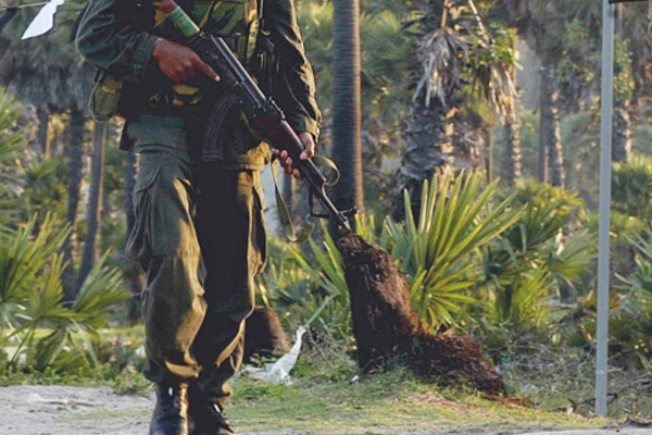 யாழில் இராணுவ சிப்பாய் உயிரை மாய்க்க முயற்சி | A Soldier Attempted To Take His Own Life In Jaffna