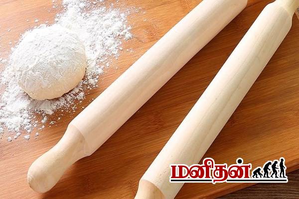சப்பாத்தி கட்டையில் மாவு அடிக்கடி ஒட்டிக்குதா? அப்போ இத செய்ங்க | How To Clean Sticky Dough In Chapati Wooden Roller