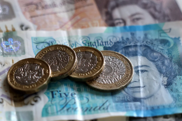 லண்டனில் இலங்கை தமிழர் ஒருவருக்கு பல லட்சம் பவுண்ட்ஸ் அபராதம் | Sri Lankan Fined In Uk London Kfc Issue