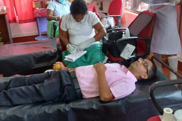 வவுனியா இரத்த வங்கியில் ஏற்பட்ட குருதி தட்டுப்பாடு: பிரதேச செயலகம் அதிரடி நடவடிக்கை (PHOTOS)