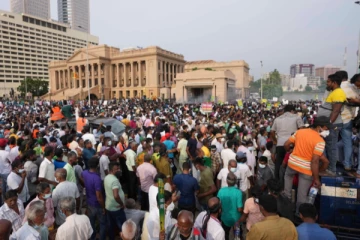 நாடளாவிய ரீதியில் போராட்டத்தில் களமிறங்கிய தொழிற்சங்கங்ள்!