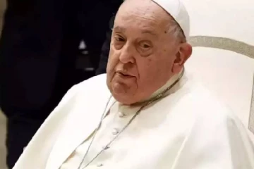 போப் பிரான்சிஸ் உடல்நிலை ?செயற்கை சுவாசம் நிறுத்தம் -மருத்துவமனை அதிர்ச்சி தகவல்!