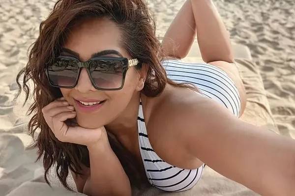 90ஸ் கிட்ஸ்களின் பேவரைட் ஹீரோயின்.. தனுஷ் பட நடிகையை ஞாபகம் இருக்ககா?.. வைரலாகும் புகைப்படம்.. | Meghna Naidu Latest Post Get Viral