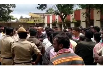 நீதிமன்ற வளாகத்தில் மனைவியை சரமாரியாக குத்திக் கொலை செய்த கணவன்..!