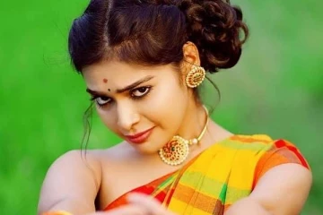 சேலையில் இப்படியா உட்காருவாங்க! ரசிகர்களுக்கு ஷாக் கொடுத்த சீரியல் நடிகை தர்ஷா..