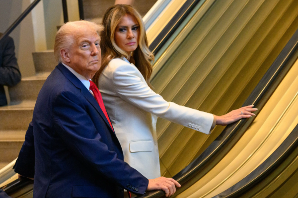 ட்ரம்பிற்கு ஐநாவில் நடந்த நாசவேலை.. | Trump Escalator Stops Un Trump Demands Un Inquiry