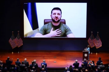 நாடாளுமன்றத்தில் ஜெலன்ஸ்கி உருக்கம்: எழுந்து நின்று கெளரவித்த எம்.பிக்கள்!