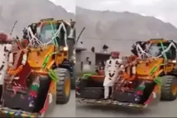 திருமண ஊர்வலத்தில் புதுமண தம்பதியின் அட்ராசிட்டி! இணையத்தில் வைரலாகும் காட்சி