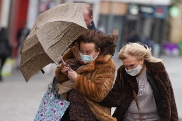 பிரித்தானியாவை அடுத்தடுத்து தாக்கவுள்ள 2 புயல்கள்!! வானிலை ஆய்வு மையம் எச்சரிக்கை