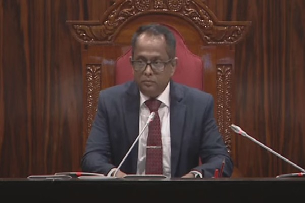 சஜித் அணி எம்.பிக்கு சபாநாயகர் விடுத்த கடும் எச்சரிக்கை | Speaker Issues Stern Warning To Sajith Mp சஜித் அணி எம்.பிக்கு சபாநாயகர் விடுத்த கடும் எச்சரிக்கை | Speaker Issues Stern Warning To Sajith Mp