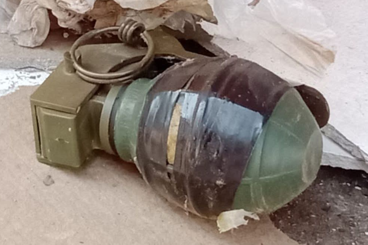 வெளிநாட்டிலிருந்து வந்த உரிமையாளருக்கு தனது வீட்டில் காத்திருந்த அதிர்ச்சி! திருகோணமலையில் சம்பவம் | Hand Grenades Recovered In Trincomalee