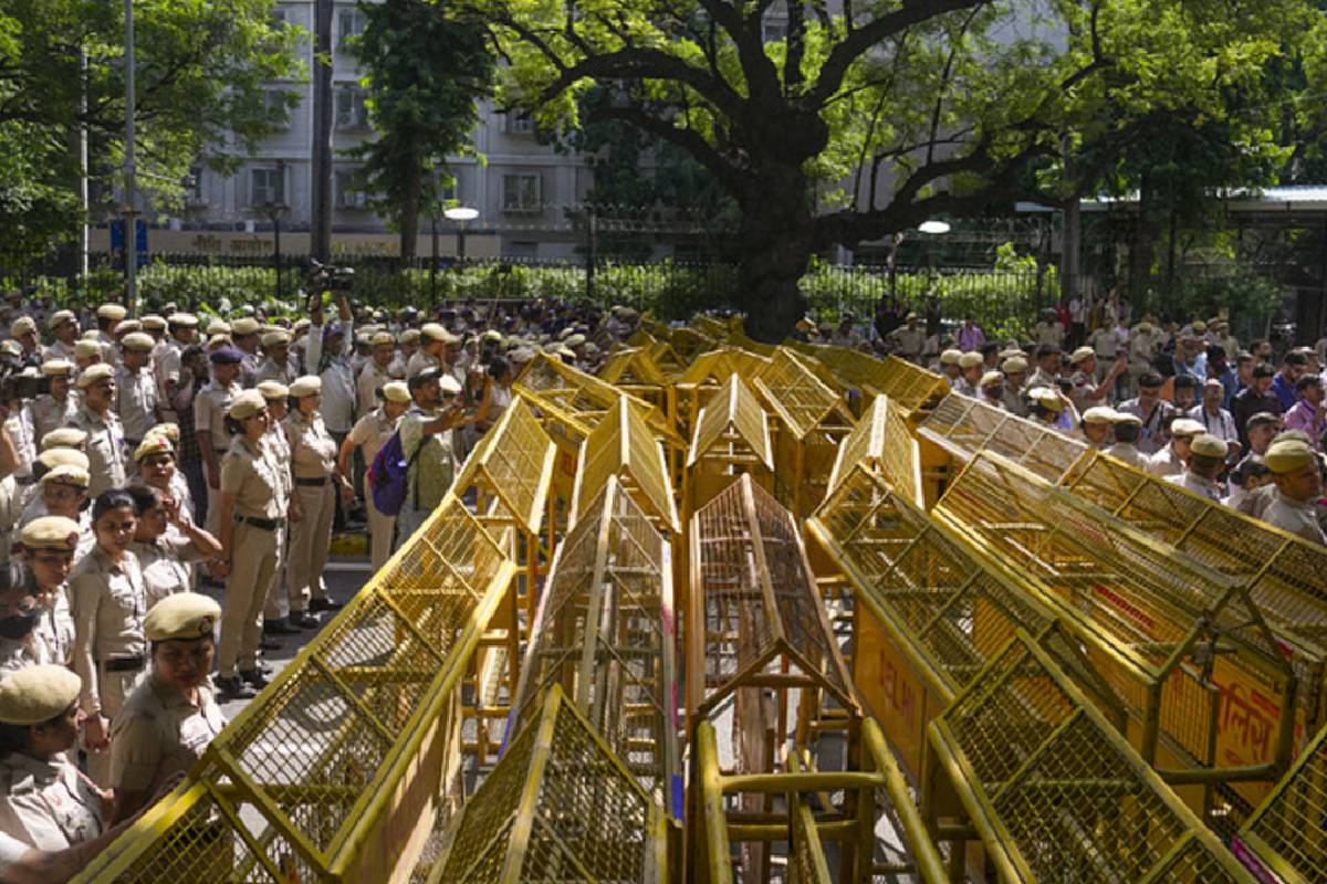 அரங்கேறும் காட்சிகள் நெருக்கடி நிலையை நினைவுபடுத்துகிறது - மு.க.ஸ்டாலின் கண்டனம் | Mk Stalin Says Delhi Arrest Remember Emergency