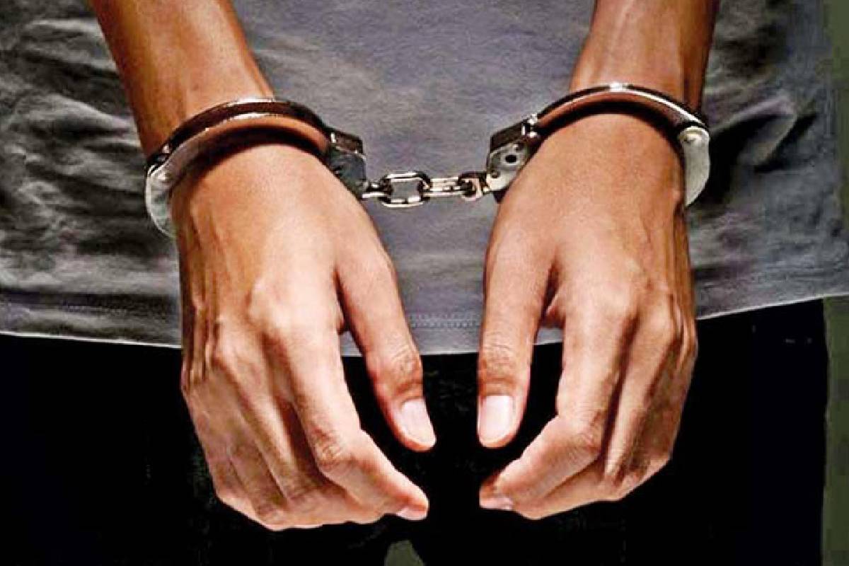 ரூ. 7 கோடி பெறுமதியான 1,044 கிலோ கஞ்சாவுடன் சந்தேகநபர் கைது | Suspect Arrested 1 044 Kg Of Ganja Worth 7 Crore