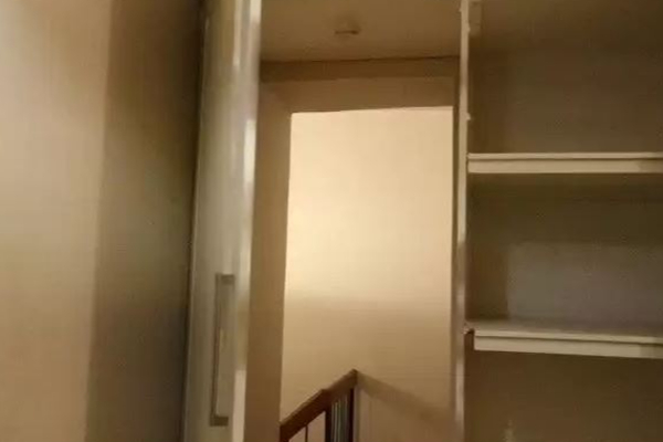 இலங்கை அதிபர் மாளிகை பதுங்கு குழியில் கோடிக்கணக்கான பணத்தை கண்டெடுத்த போராட்டக்காரர்கள் - வைரல் வீடியோ! | Cash In The Bunker In The Presidents House