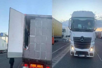 வெளிநாடொன்றில்  ட்ரக் வண்டிக்குள் சிக்கிய 16 இலங்கையர்கள்!