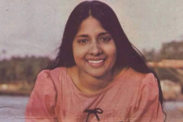 හෙළ සිනමාවේ ප්‍රවීන රංගන ශිල්පීනී ස්වර්ණා කහවිට දිවි මඩලට සමුදෙයි..!(PHOTOS)