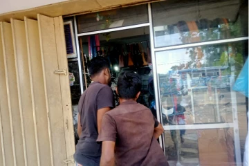 நினைவேந்தலுக்கு சென்ற பேருந்தை திடீரென சோதனையிட்ட புலனாய்வாளர்களால் முறுகல் நிலை (VIDEO)