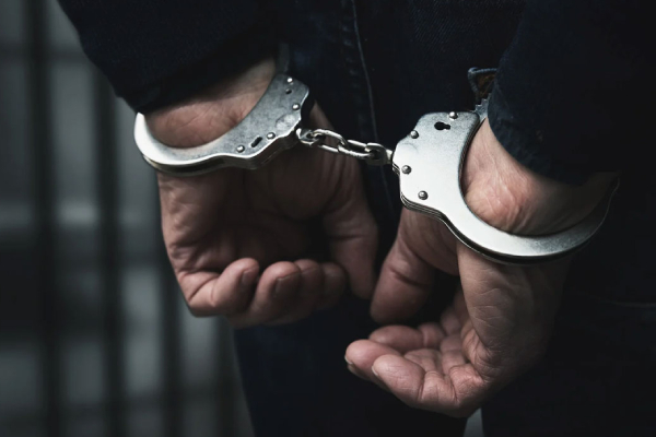 இலங்கை வந்த இந்தியர் அதிரடி கைது ; தீவிரமாகும் விசாரணை | Ndian National Arriving In Sri Lanka Arrested