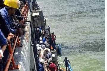 හදිසියේම මුහුදට වැටී අතුරුදන් වූ නොරොච්චෝල බලාගාර සේවකයා