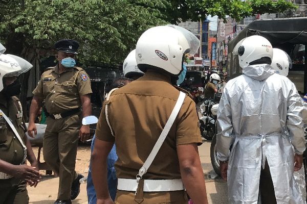 பெறுமதியான வாகனங்களை கொள்வனவு செய்த குற்றச்சாட்டில் 20 வயது இளைஞர் கைது | 20 Year Old Arrested For Purchasing Vehicles