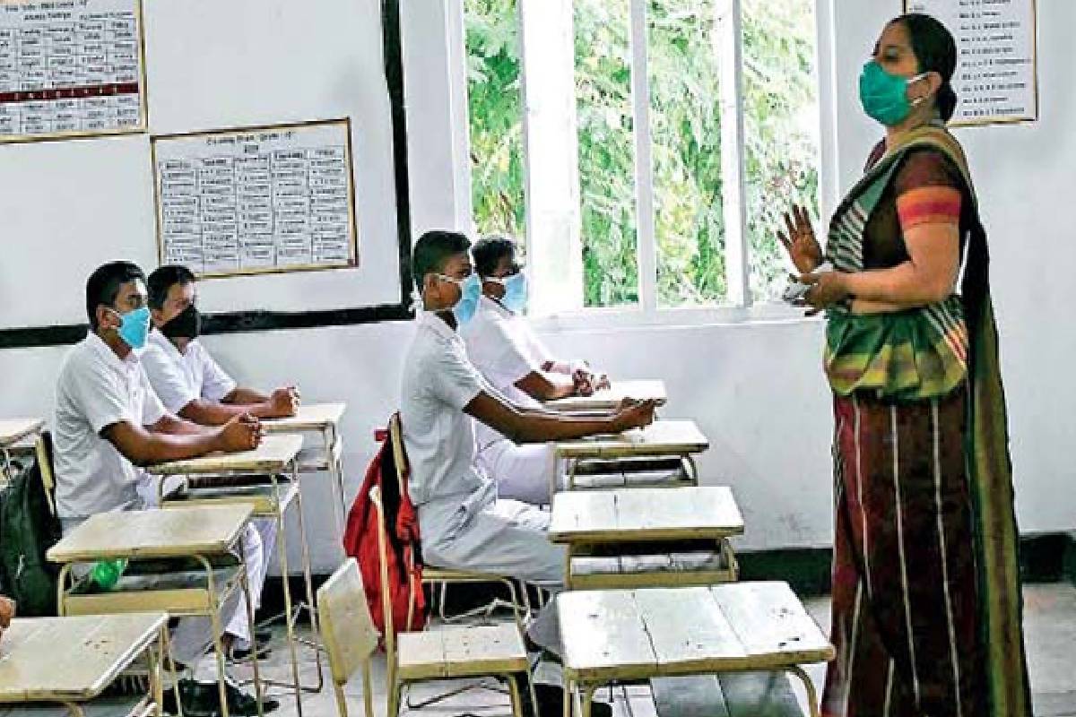 வடக்கில் ஆசிரிய இடமாற்றம் விவகாரம் - இலங்கை மனித உரிமைகள் ஆணைக்குழு மூவருக்கு விசேட அழைப்பு | Teacher Transfer Issue In The North