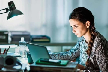 நீண்ட நேரம் கணனி முன்பு அமர்ந்து வேலை செய்பவரா நீங்கள்? நோயிலிருந்து தப்பிக்க இதை கண்டிப்பா செய்திடுங்க