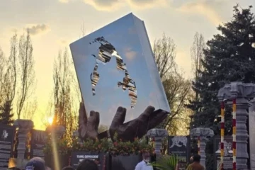 கனடாவில் தமிழ் இனப்படுகொலை நினைவுத்தூபி ஏன்? நாமல் ராஜபக்க்ஷ கண்டனம்