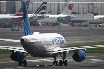 இயந்திர கோளாறு; வொஷிங்டனில் அவசரமாக தரையிறக்கப்ட்ட விமானம்