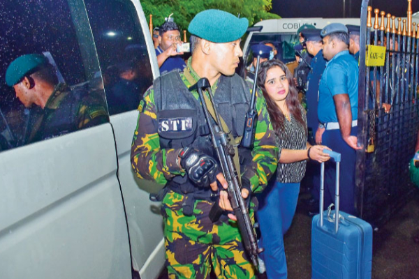 மட்டக்களப்பில் செவ்வந்தி பாணியில் செயற்பட்டுவந்த போலி சட்டத்தரணி.. அதிர்ச்சியில் மக்கள்! | Fake Male Lawyer Arrested In Batticaloa