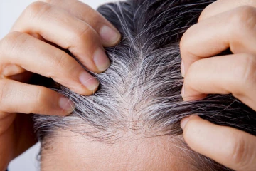 நரைமுடியை வெள்ளையாக்க வேண்டுமா? காபித்தூளை இப்படி யூஸ் பண்ணி பாருங்க!