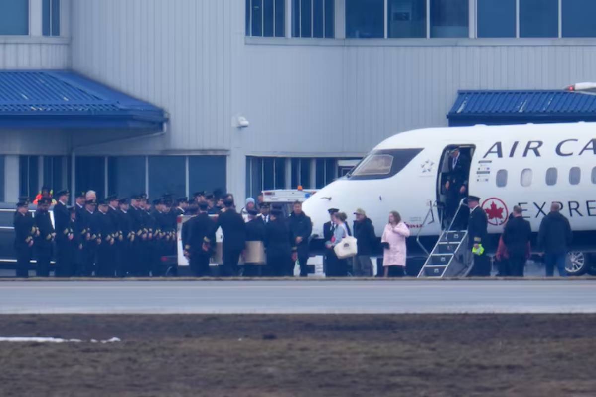 ஏர் கனடா விமான விபத்தில் உயிரிழந்த விமானிகள்: உடல்கள் கனடா கொண்டுவரப்பட்டன | Pilots Dead Laguardia Airport New York Crash Air