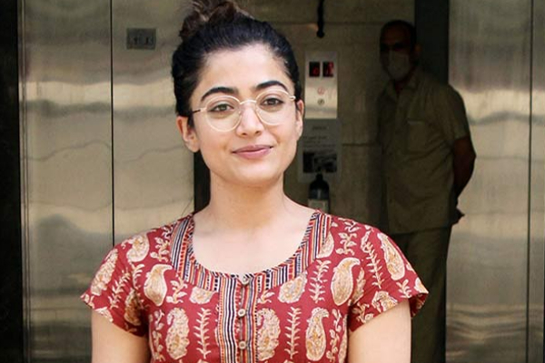 நடிகை ராஷ்மிகாவின் பார்ட்னர் இந்த பாலிவுட் நடிகரா? கட்டிபிடித்தபடி வெளியிட்ட புகைப்படம் | Rashmika Mandanna Wow Partner